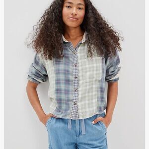 American Eagle Cropped Flannel Shirt Size Small NWT